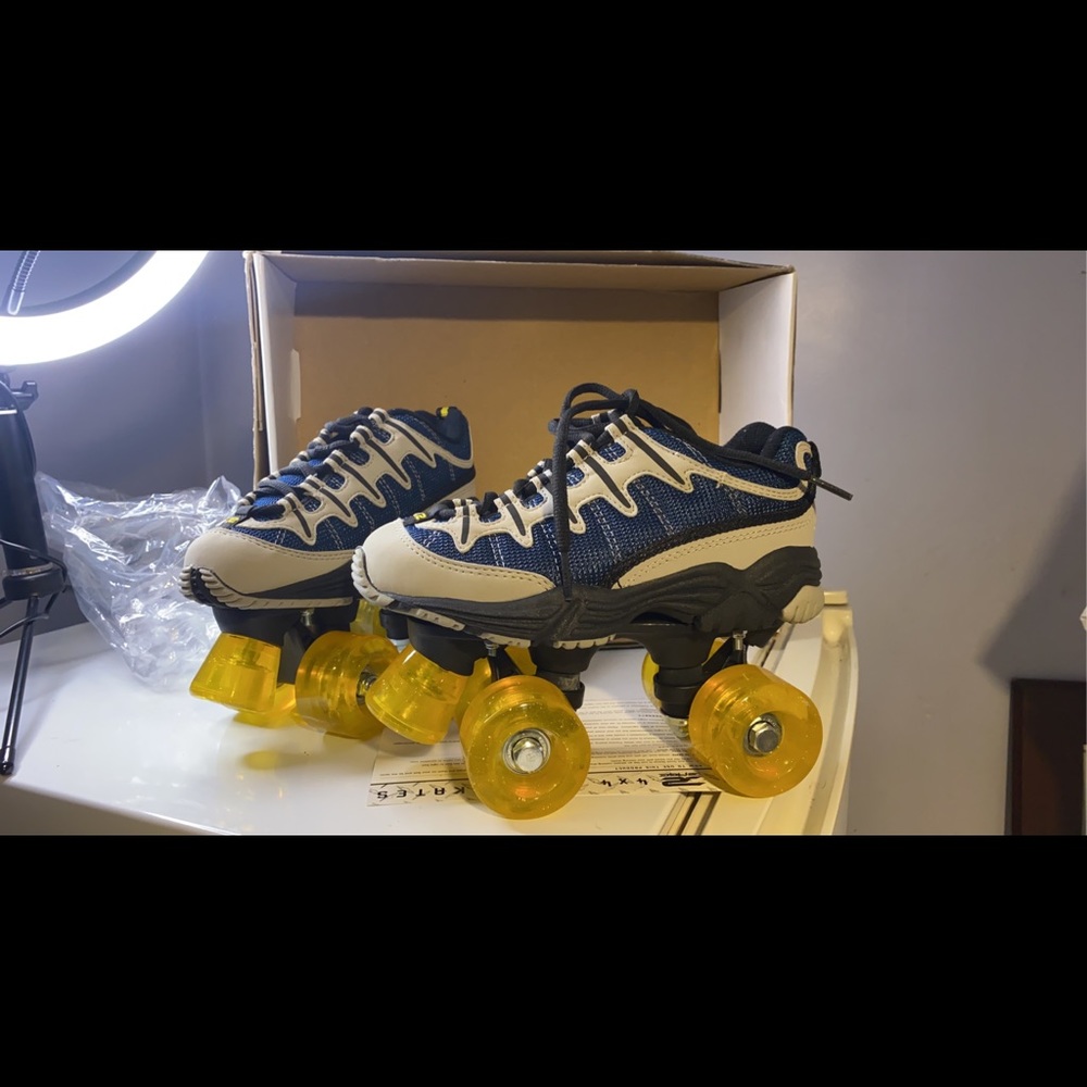 Vintage Rage 4X4 Women's Blue Grey Roller Skates